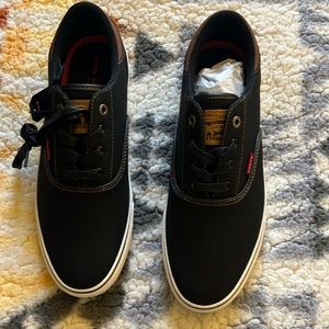 Levi’s Men’s size 10.5, black and tan Ethan sneakers.